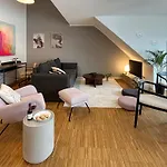 Neues Modernes Dachgeschossloft Naehe Zentrum Uni Messe