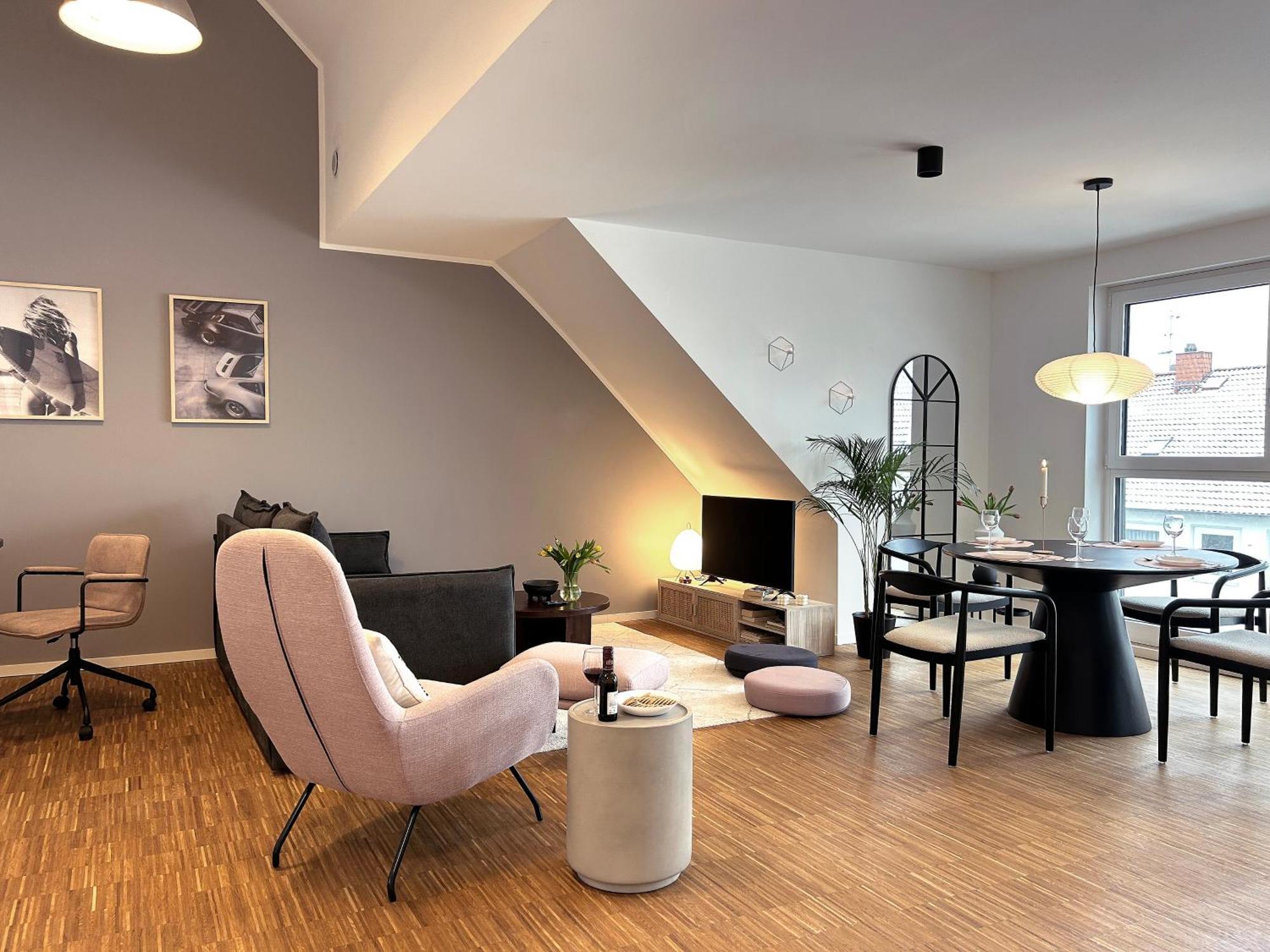 Neues Modernes Dachgeschossloft Naehe Zentrum Uni Messe *